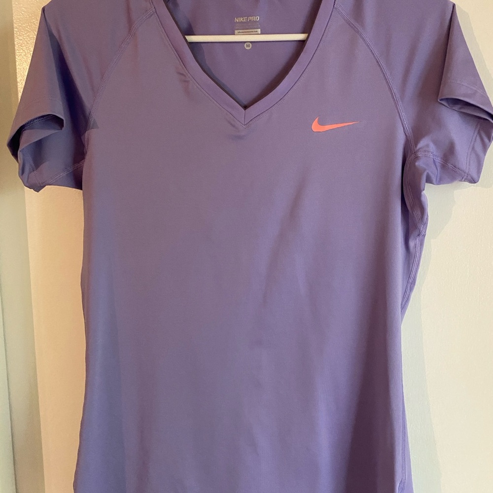 Nike Women's Purple Short Sleeve Tee